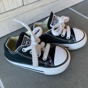 Toddler size 4 black Converse